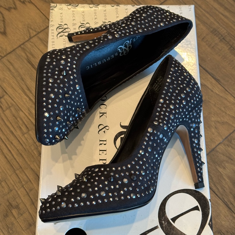 Spiky Heels - Picture 3 of 8